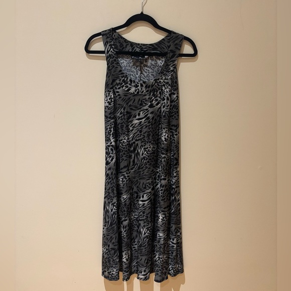 Ellen Parker Dresses & Skirts - Elegant Black and Gray Patterned Dress